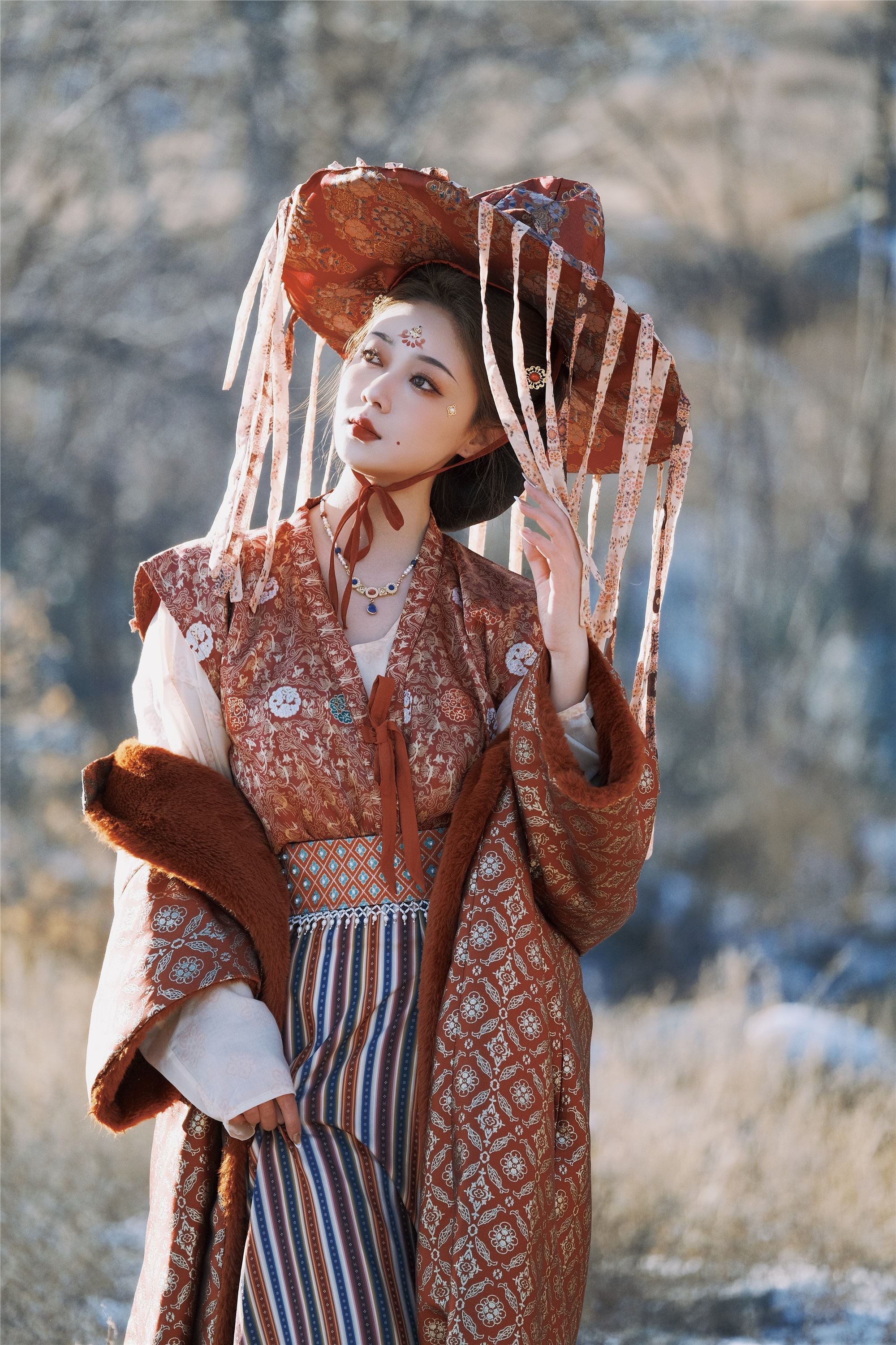 YITUYU艺图语 2025.03.10 渡关山 夏念